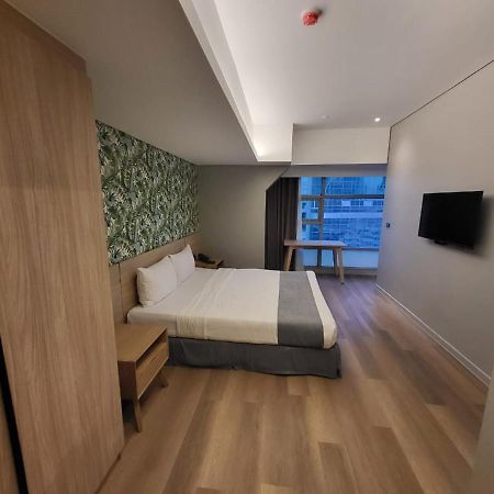 Infinity Tower Suites Makati City Exterior photo