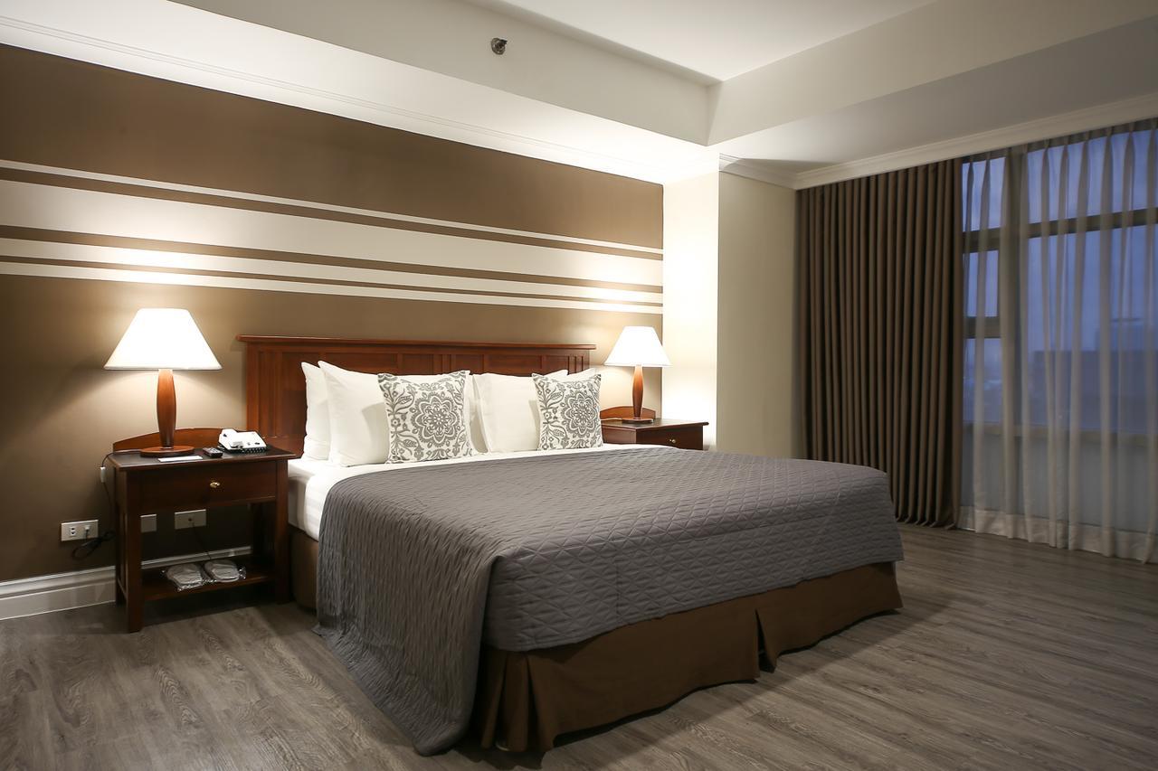 Infinity Tower Suites Makati City Exterior photo